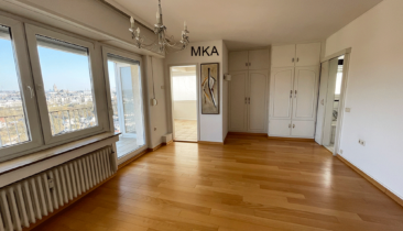 Appartement en retrait avec garage et emplacement à vendre à Luxembourg-Belair