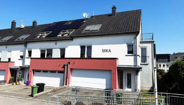 Maison jumelée avec garages à vendre à Kehlen