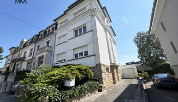 Maison de rapport  avec deux garages fermés à vendre à Luxembourg-Merl